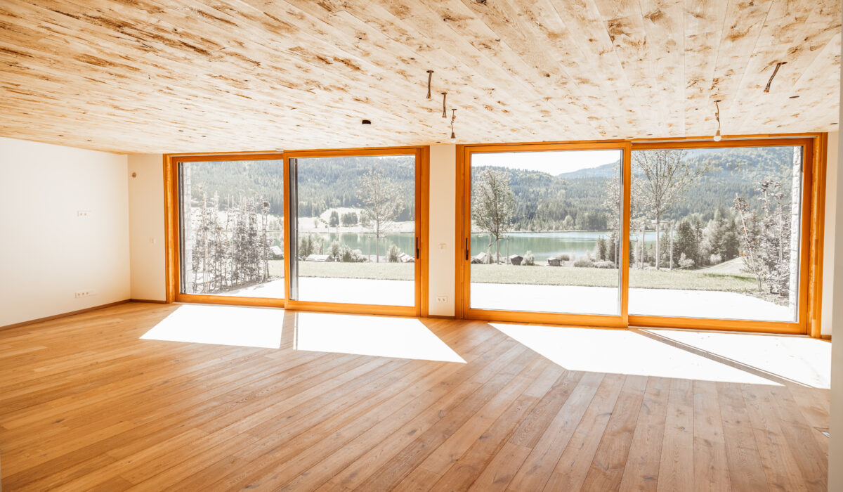 Wohnbereich mit Ausblick zum Weissensee